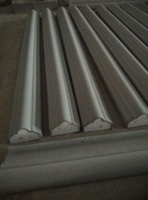 EPS在(zai)建(jian)築(zhu)工(gong)地(di)中的(de)應用(yong)與建築(zhu)材(cai)料特(te)性(xing)